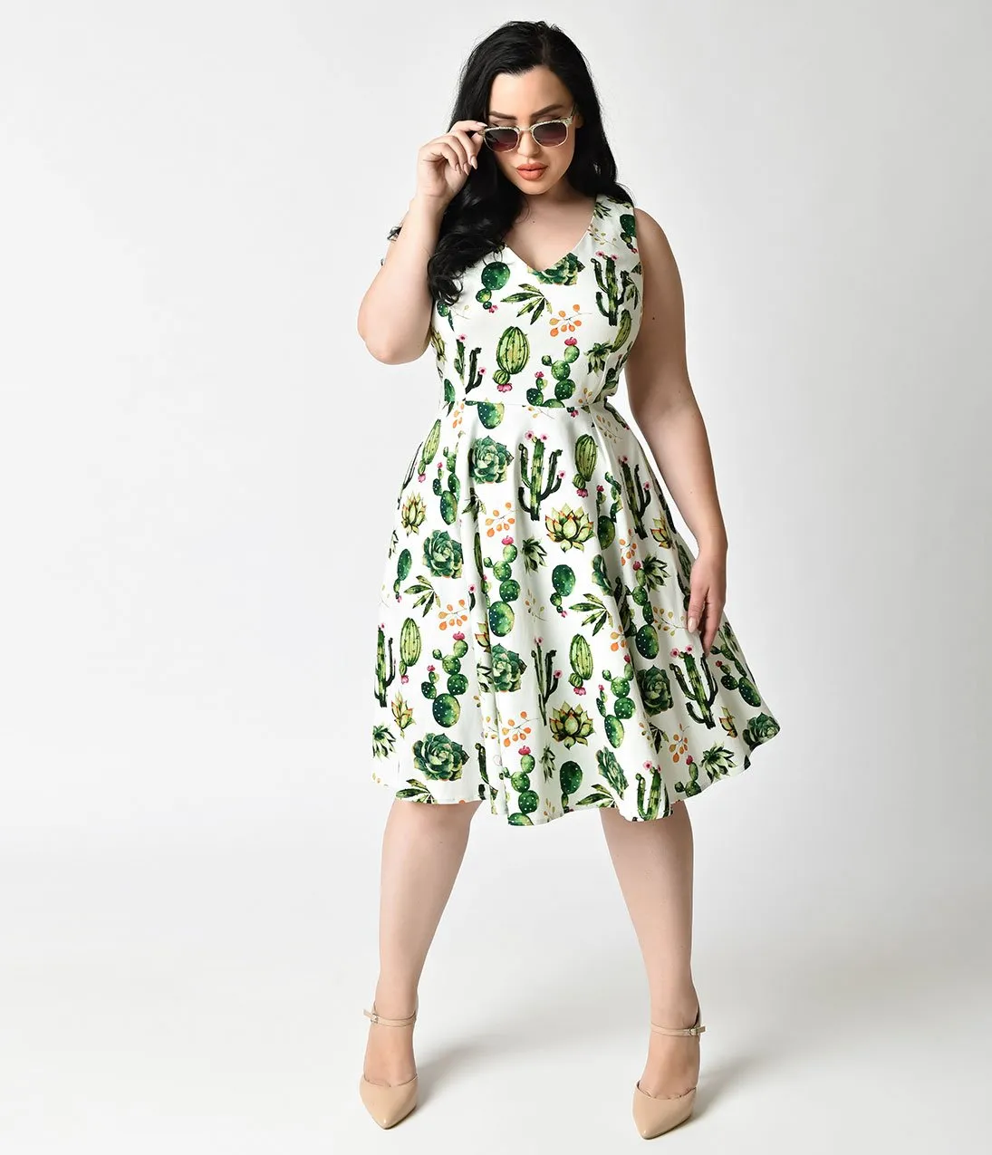 Plus Size 1950s Style White & Green Cactus Print Sleeveless Swing Dress